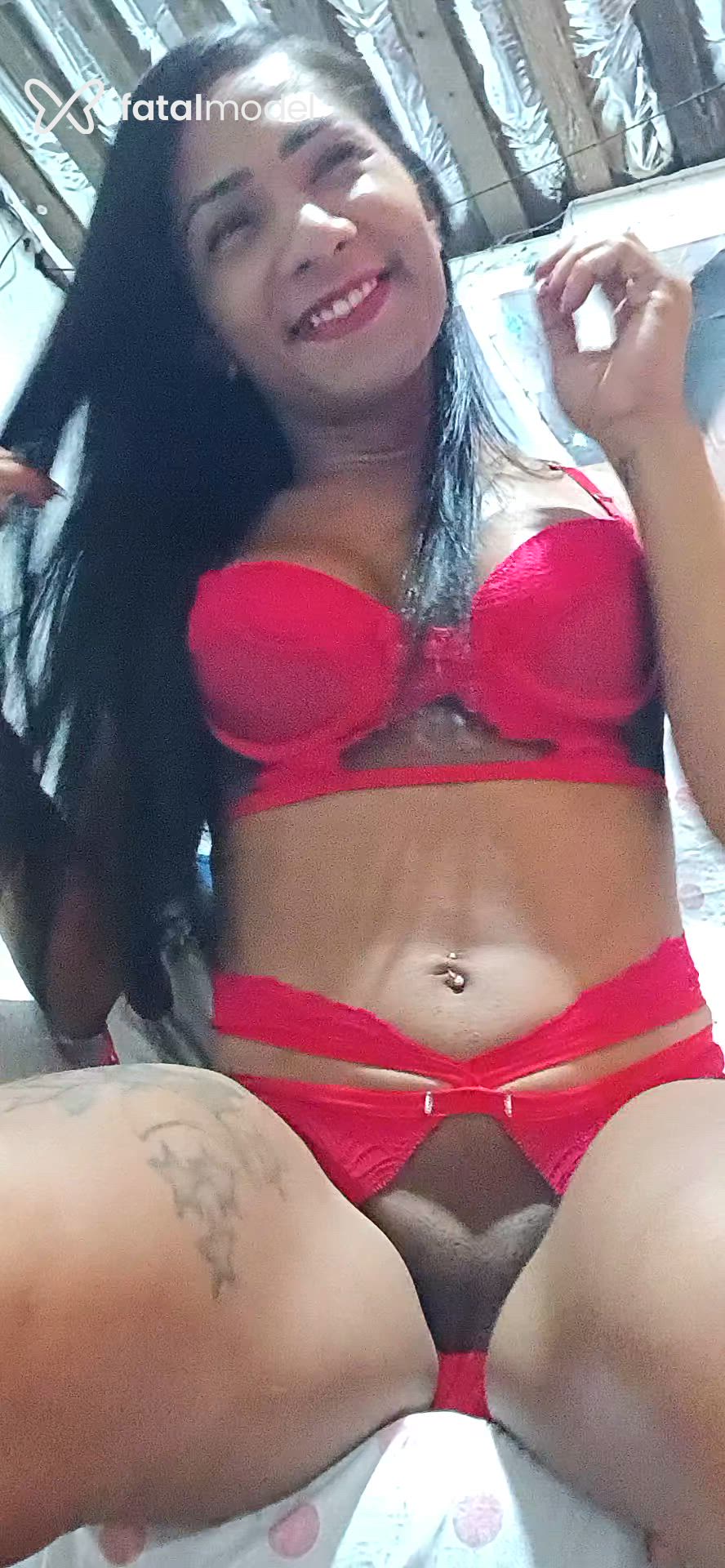 Acompanhante mulher trans morena (o) de olhos pretos - Paulina