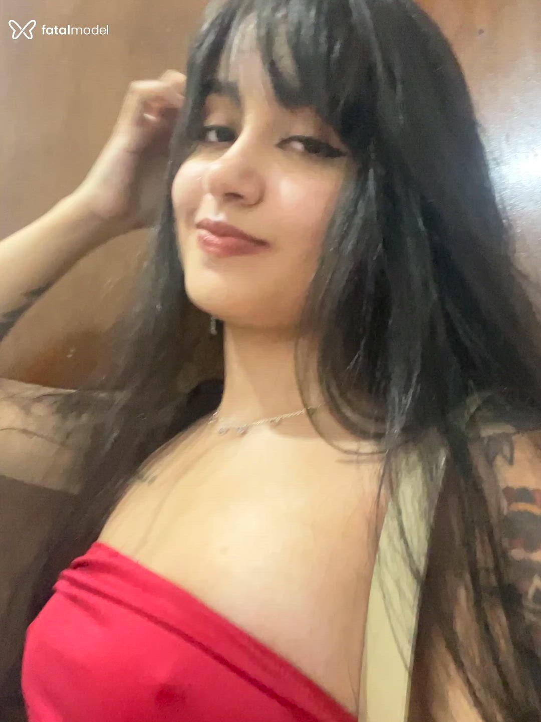 Acompanhante mulher com cabelo castanho de olhos castanhos - Nicolly Acompanhante mulher com cabelo castanho de olhos castanhos - Nicolly