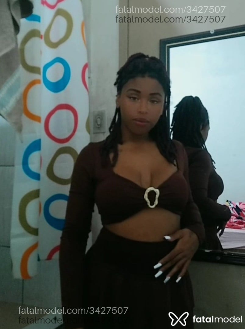Acompanhante mulher com cabelo castanho de olhos castanhos em Congonhas Acompanhante mulher com cabelo castanho de olhos castanhos em Congonhas - Daviylla