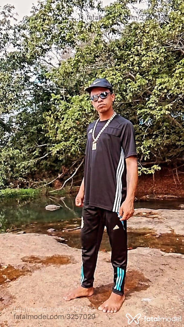Acompanhante homem com cabelo castanho de olhos pretos em Colatina - Waschington