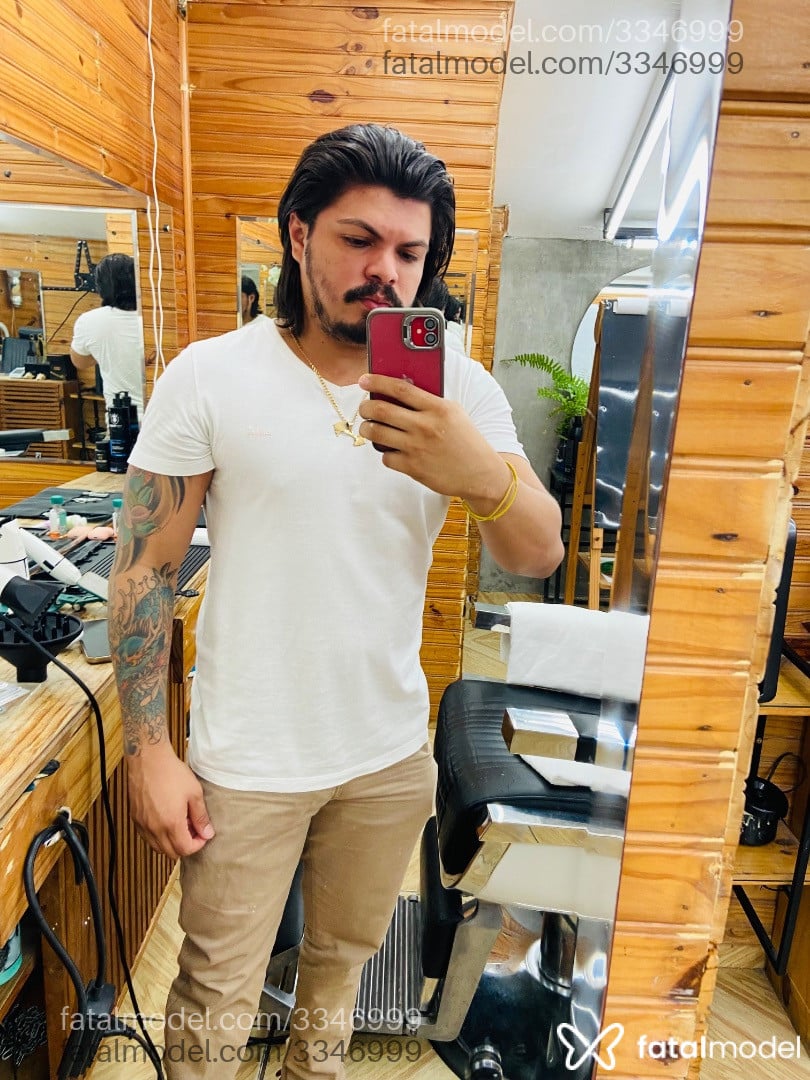 Acompanhante homem com cabelo castanho de olhos mel em Natal - Danilo Dutra