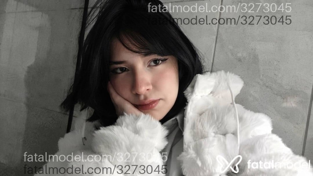 Acompanhante mulher morena (o) de olhos castanhos - Mimi Acompanhante mulher morena (o) de olhos castanhos - Mimi