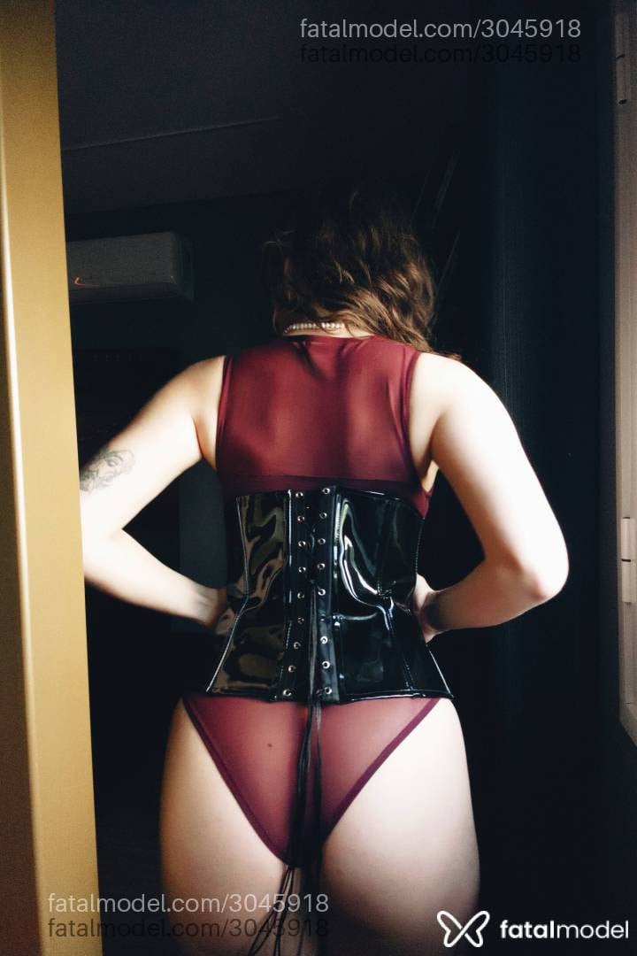 Acompanhante mulher loira (o) de olhos verdes - Mistress Shaday