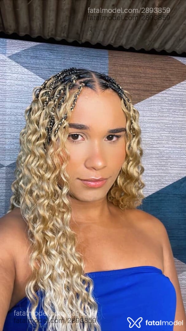 Acompanhante mulher trans morena (o) de olhos castanhos em Rio de Janeiro - Luiza Carla