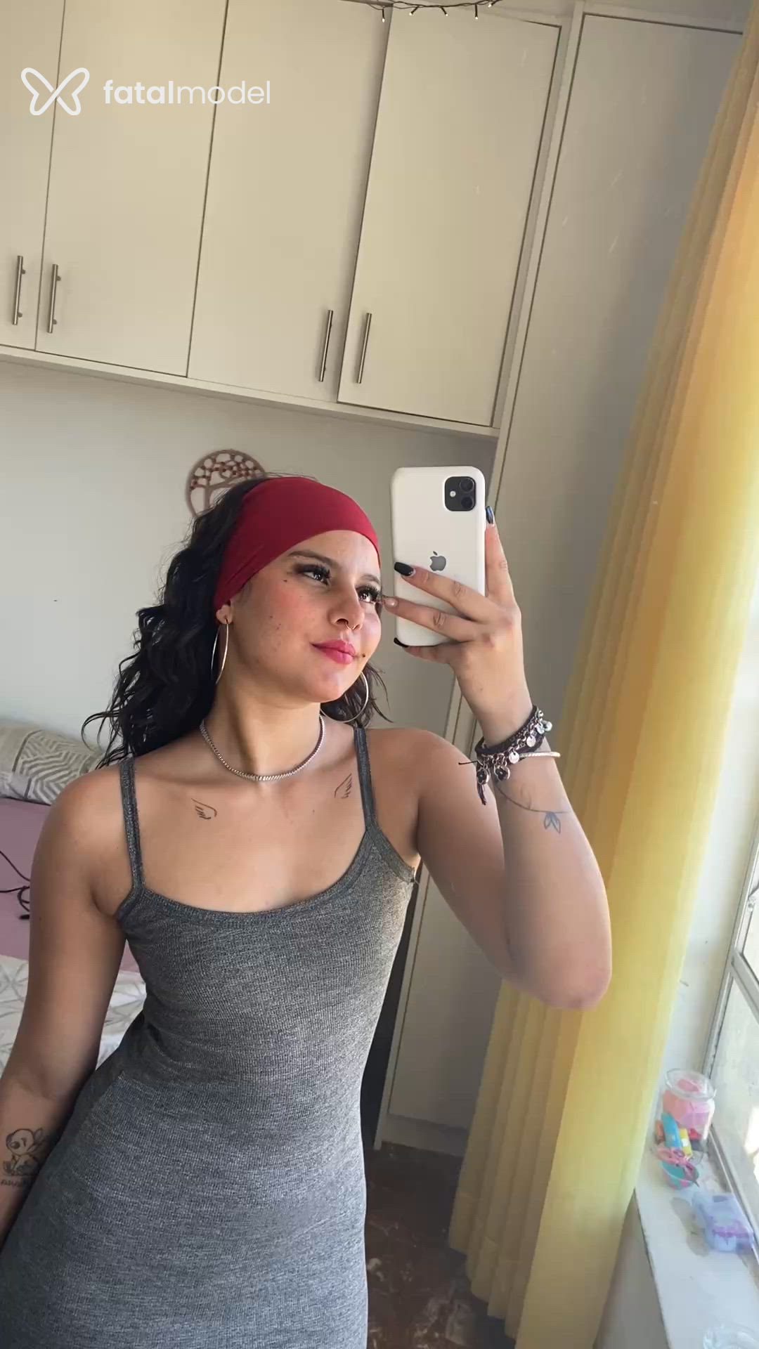 Acompanhante mulher com cabelo castanho de olhos castanhos - Aurora Niff Acompanhante mulher com cabelo castanho de olhos castanhos - Aurora Niff