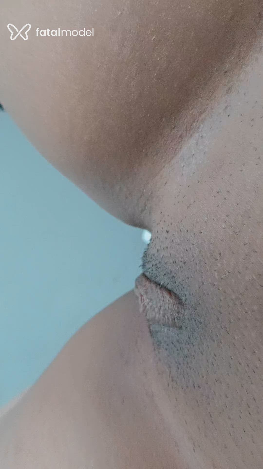 Acompanhante mulher morena (o) de olhos castanhos - Calliupe
