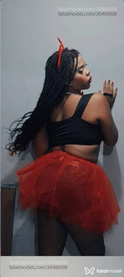 Acompanhante mulher trans morena (o) de olhos castanhos em Jacarezinho - Morena