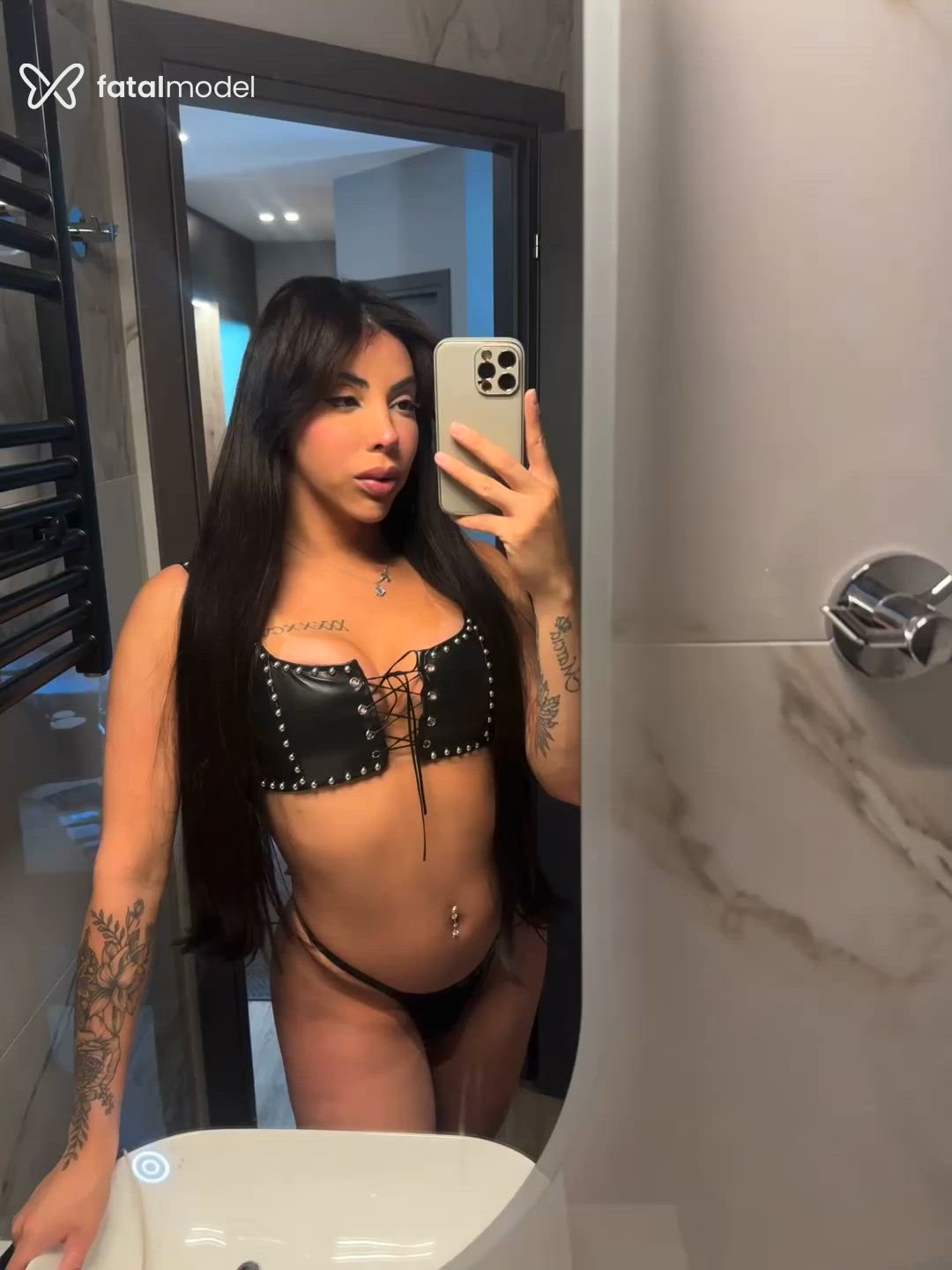 Acompanhante travesti morena (o) de olhos castanhos - Allanna Rodrigues