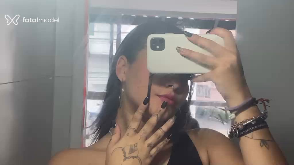 Acompanhante mulher com cabelo castanho de olhos castanhos - Aurora Niff Acompanhante mulher com cabelo castanho de olhos castanhos - Aurora Niff