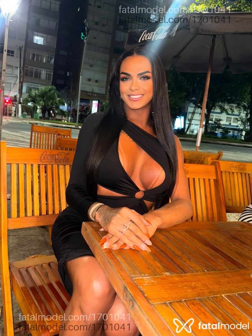 Acompanhante mulher trans morena (o) de olhos castanhos em Santos Acompanhante mulher trans morena (o) de olhos castanhos em Santos - Carla Sampaio