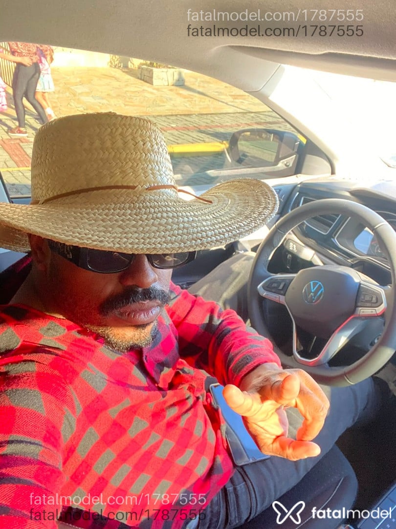 Acompanhante homem morena (o) de olhos castanhos em Itapema Acompanhante homem morena (o) de olhos castanhos em Itapema - Leandro Rafael