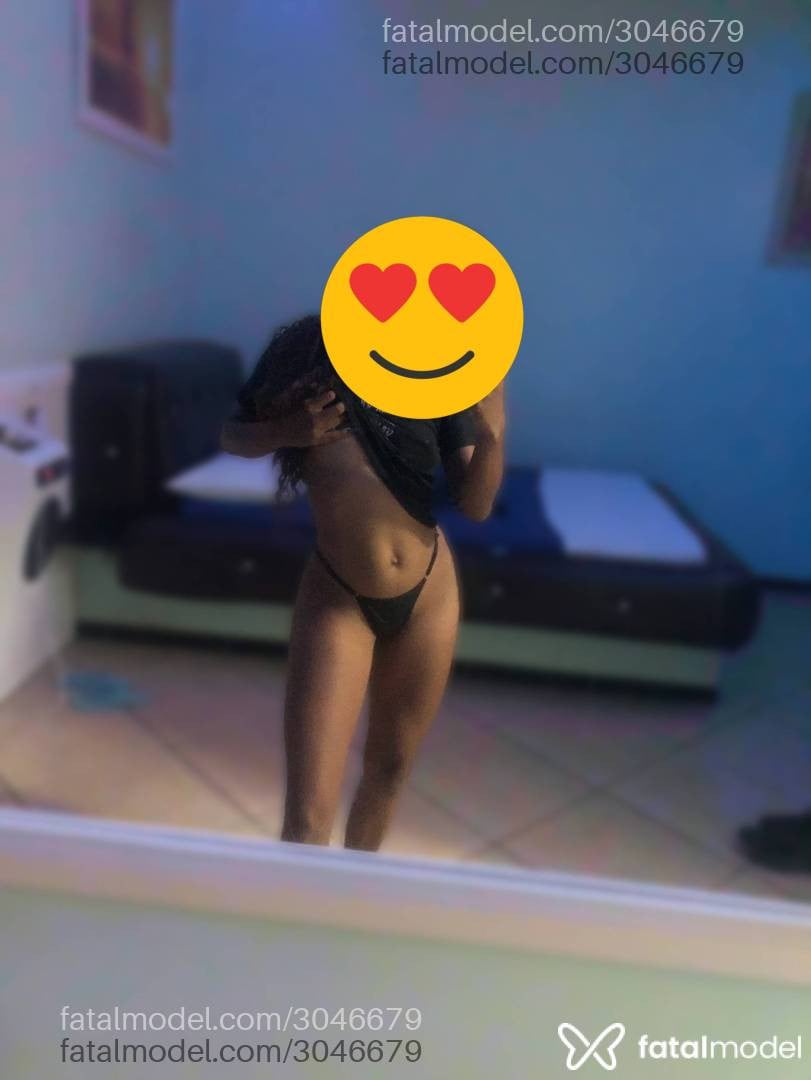 Acompanhante mulher morena (o) de olhos pretos - Tainanda