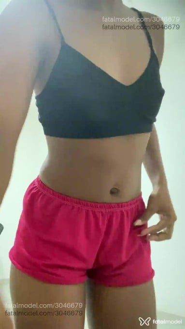Acompanhante mulher morena (o) de olhos pretos - Tainanda