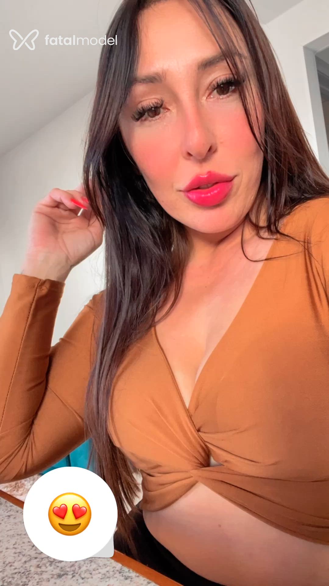 Acompanhante mulher com cabelo castanho de olhos castanhos - Eduarda ribeiro Acompanhante mulher com cabelo castanho de olhos castanhos - Eduarda ribeiro
