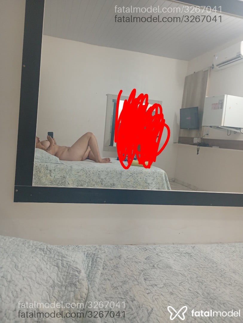 Acompanhante mulher morena (o) de olhos pretos - Liiii