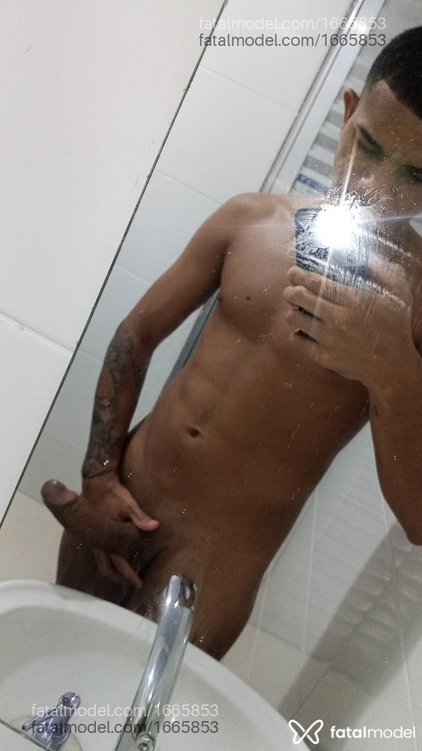 Acompanhante homem morena (o) de olhos castanhos em Simões Filho Acompanhante homem morena (o) de olhos castanhos em Simões Filho - Yur Santos