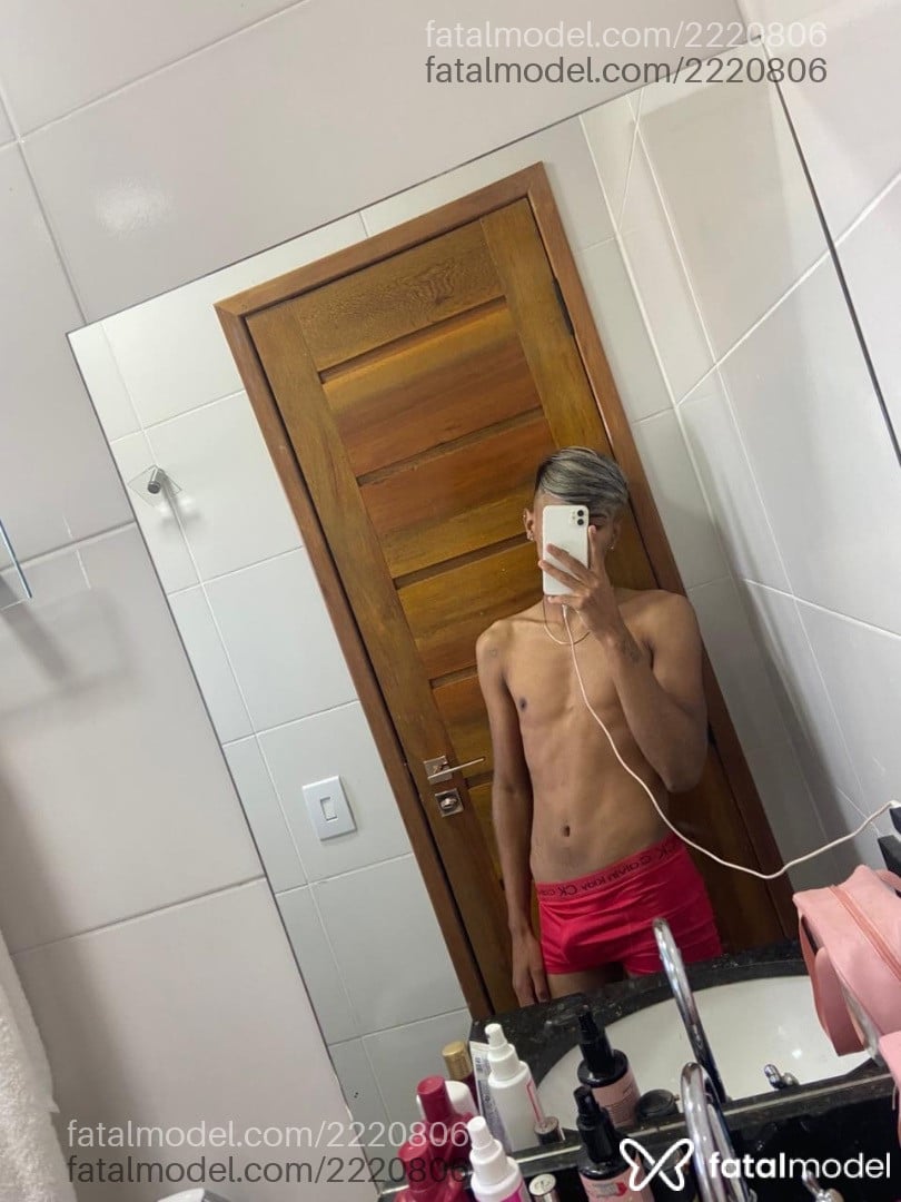 Acompanhante homem morena (o) de olhos castanhos em Virtual - Luann