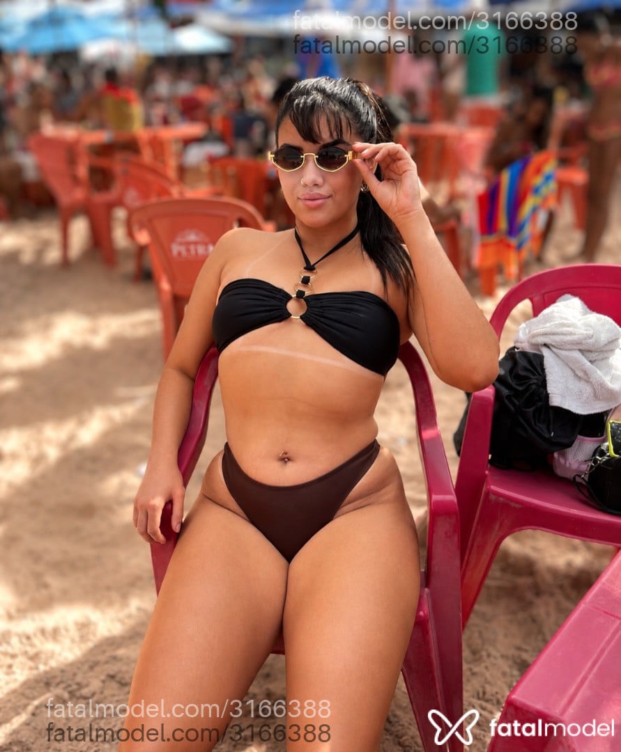 Acompanhante mulher morena (o) de olhos pretos - Allyne Nunes