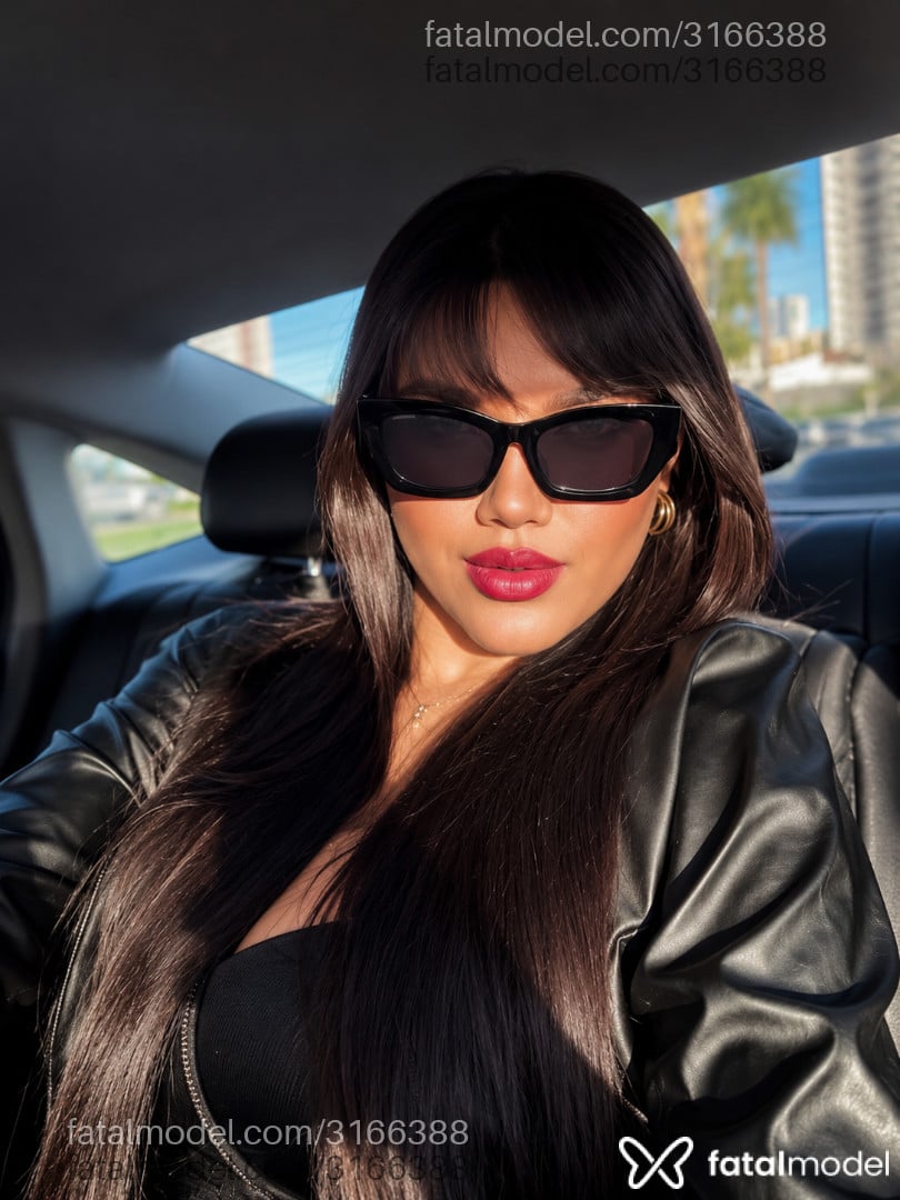 Acompanhante mulher morena (o) de olhos pretos - Allyne Nunes