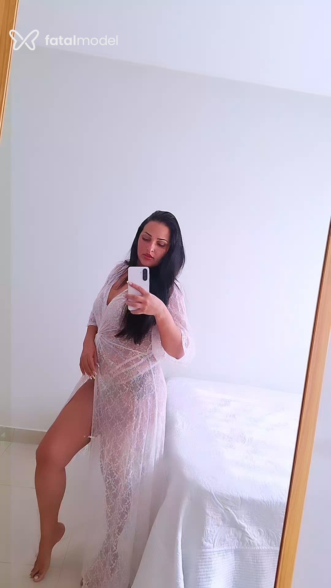 Acompanhante mulher com cabelo castanho de olhos castanhos em Coromandel Acompanhante mulher com cabelo castanho de olhos castanhos em Coromandel - Lais Torrezani