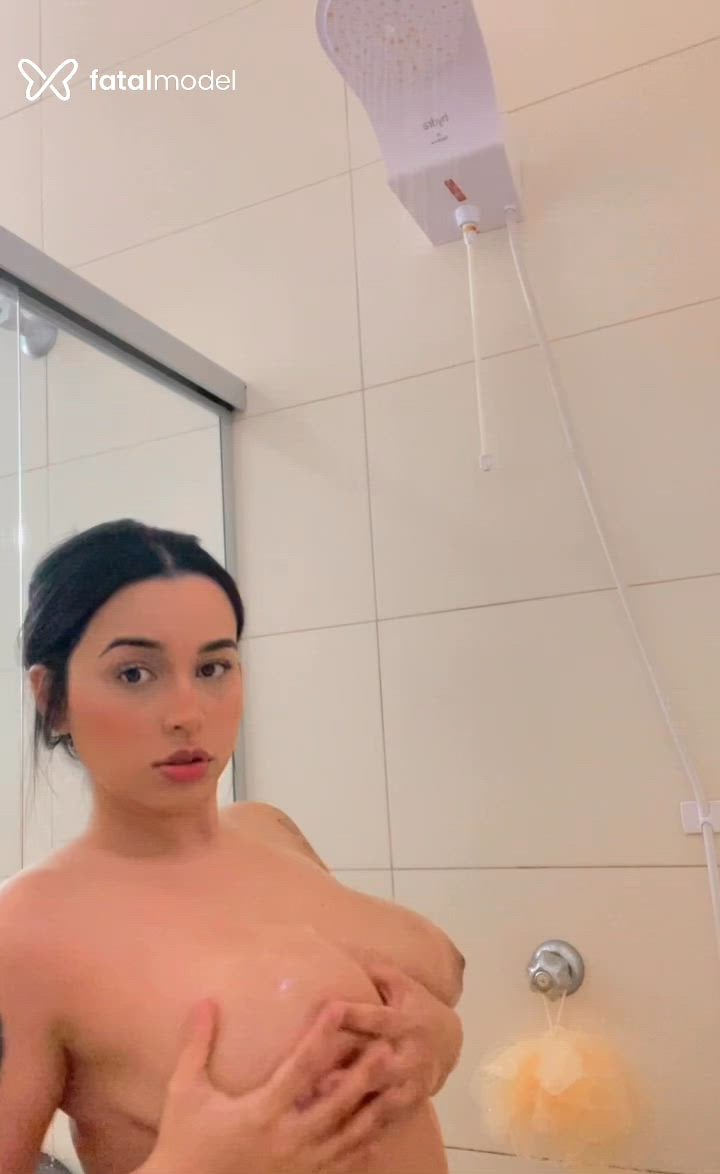 Acompanhante mulher morena (o) de olhos pretos - Isabella Moraes Acompanhante mulher morena (o) de olhos pretos - Isabella Moraes