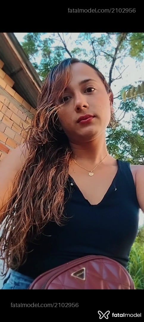 Acompanhante mulher trans com cabelo castanho de olhos castanhos em Salinópolis Acompanhante mulher trans com cabelo castanho de olhos castanhos em Salinópolis - Agatha