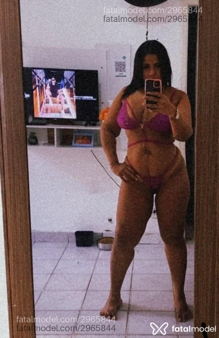 Acompanhante mulher morena (o) de olhos pretos - Sasha Avellar Acompanhante mulher morena (o) de olhos pretos - Sasha Avellar