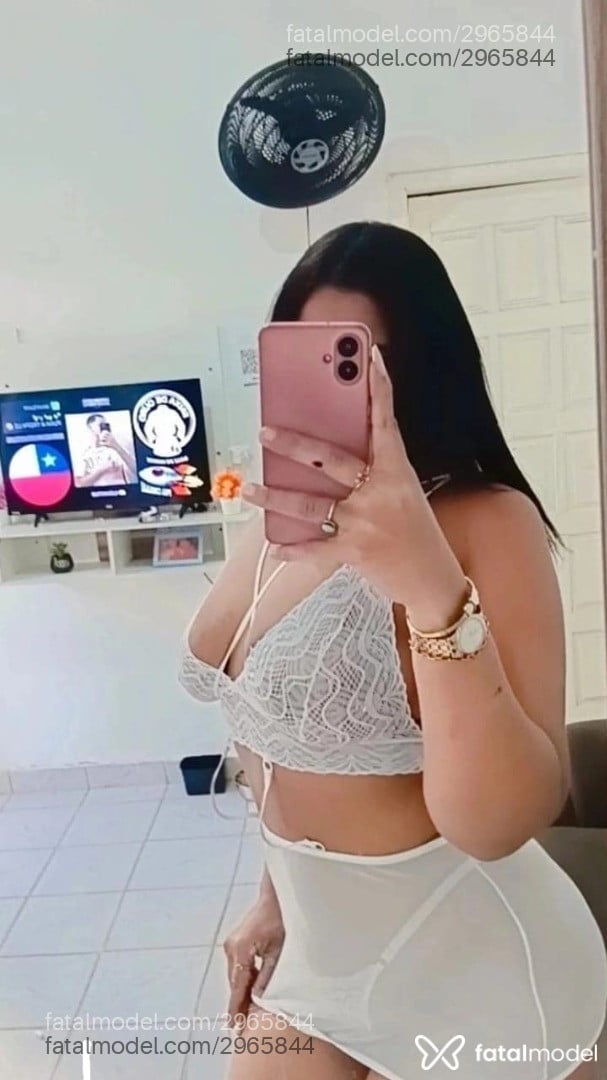 Acompanhante mulher morena (o) de olhos pretos - Sasha Avellar Acompanhante mulher morena (o) de olhos pretos - Sasha Avellar