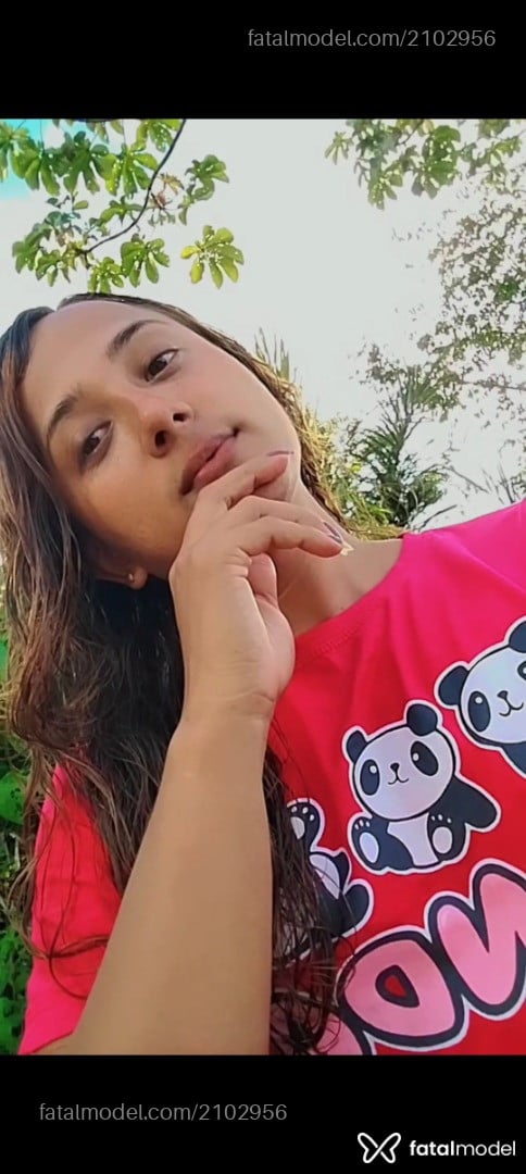 Acompanhante mulher trans com cabelo castanho de olhos castanhos em Salinópolis Acompanhante mulher trans com cabelo castanho de olhos castanhos em Salinópolis - Agatha