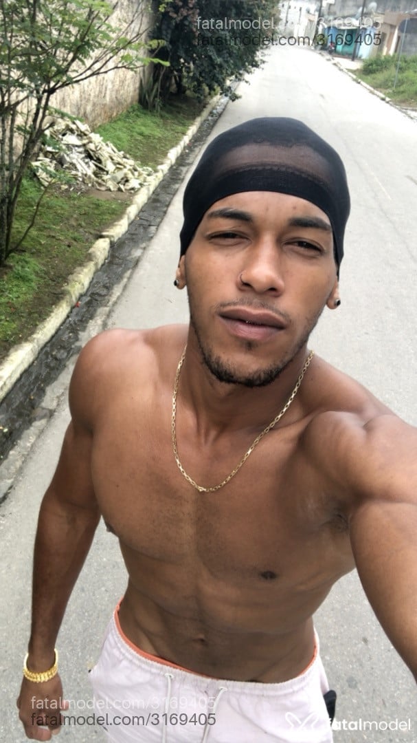 Acompanhante homem morena (o) de olhos pretos em Camocim de São Félix Acompanhante homem morena (o) de olhos pretos em Camocim de São Félix - Wagner