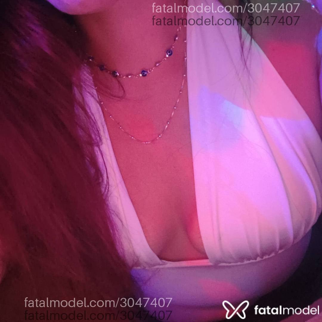 Acompanhante mulher ruiva (o) de olhos verdes - Anezinha