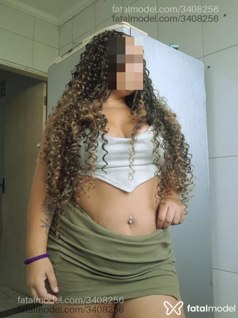 Acompanhante mulher com cabelo castanho de olhos verdes - Lolita Acompanhante mulher com cabelo castanho de olhos verdes - Lolita