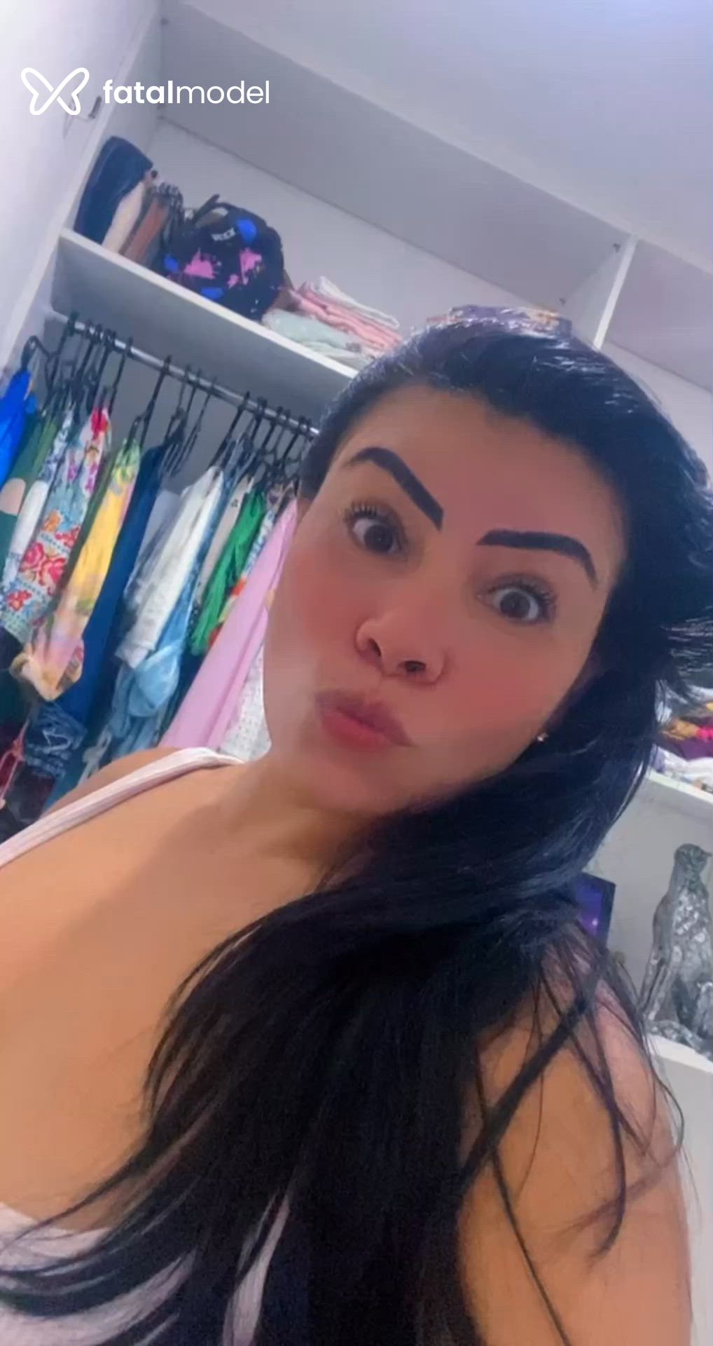 Acompanhante mulher morena (o) de olhos castanhos - Brenda