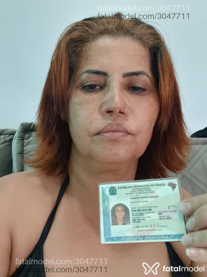 Acompanhante mulher ruiva (o) de olhos mel - Laura
