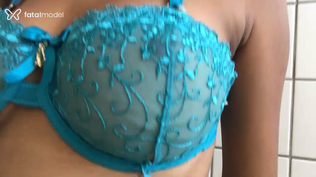 Acompanhante mulher morena (o) de olhos pretos em Cariacica Acompanhante mulher morena (o) de olhos pretos em Cariacica - Carol