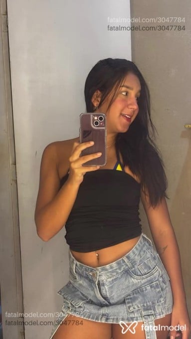 Acompanhante mulher morena (o) de olhos pretos - Sophia Sousa
