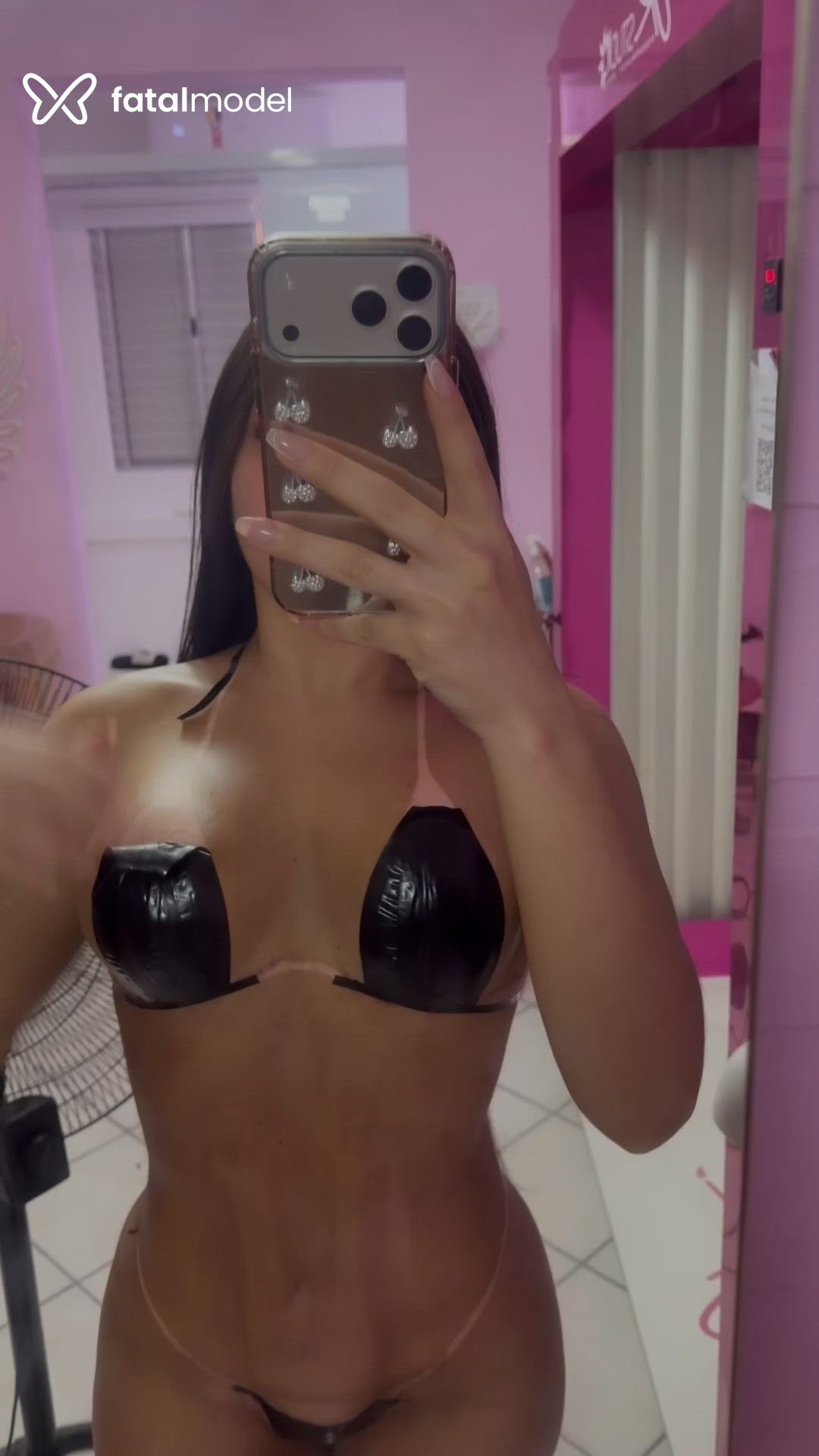 Acompanhante mulher com cabelo castanho de olhos castanhos - Catarina