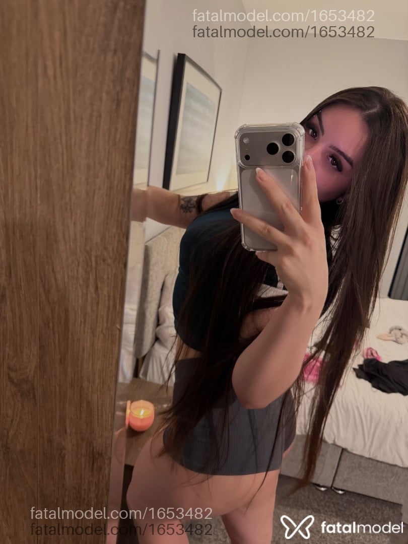 Acompanhante mulher com cabelo castanho de olhos castanhos - Catarina