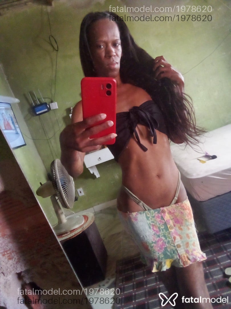 Acompanhante mulher trans com cabelo castanho de olhos castanhos - Princise Acompanhante mulher trans com cabelo castanho de olhos castanhos - Princise