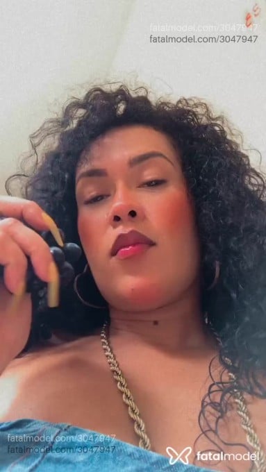 Acompanhante mulher morena (o) de olhos castanhos em Aracruz Acompanhante mulher morena (o) de olhos castanhos em Aracruz - Suellen Silva