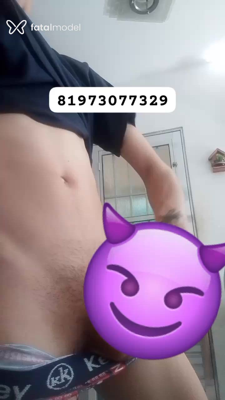 Acompanhante não-binário com cabelo castanho de olhos castanhos em Virtual Acompanhante não-binário com cabelo castanho de olhos castanhos em Virtual - FembG