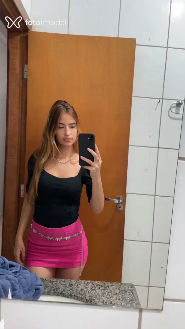 Acompanhante mulher ruiva (o) de olhos pretos em Rio Verde Acompanhante mulher ruiva (o) de olhos pretos em Rio Verde - Beatriz