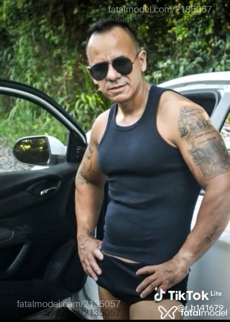 Acompanhante homem morena (o) de olhos pretos em Novo Hamburgo Acompanhante homem morena (o) de olhos pretos em Novo Hamburgo - Ruangogoboy