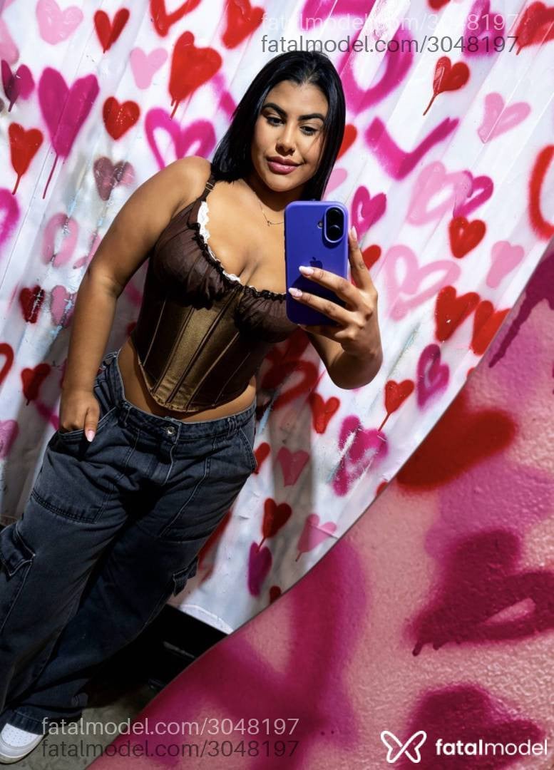 Acompanhante mulher morena (o) de olhos castanhos - Tifany