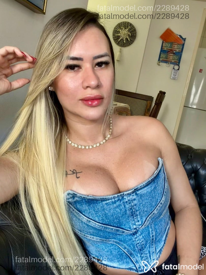 Acompanhante mulher loira (o) de olhos pretos em Cajazeiras - Clara Alves