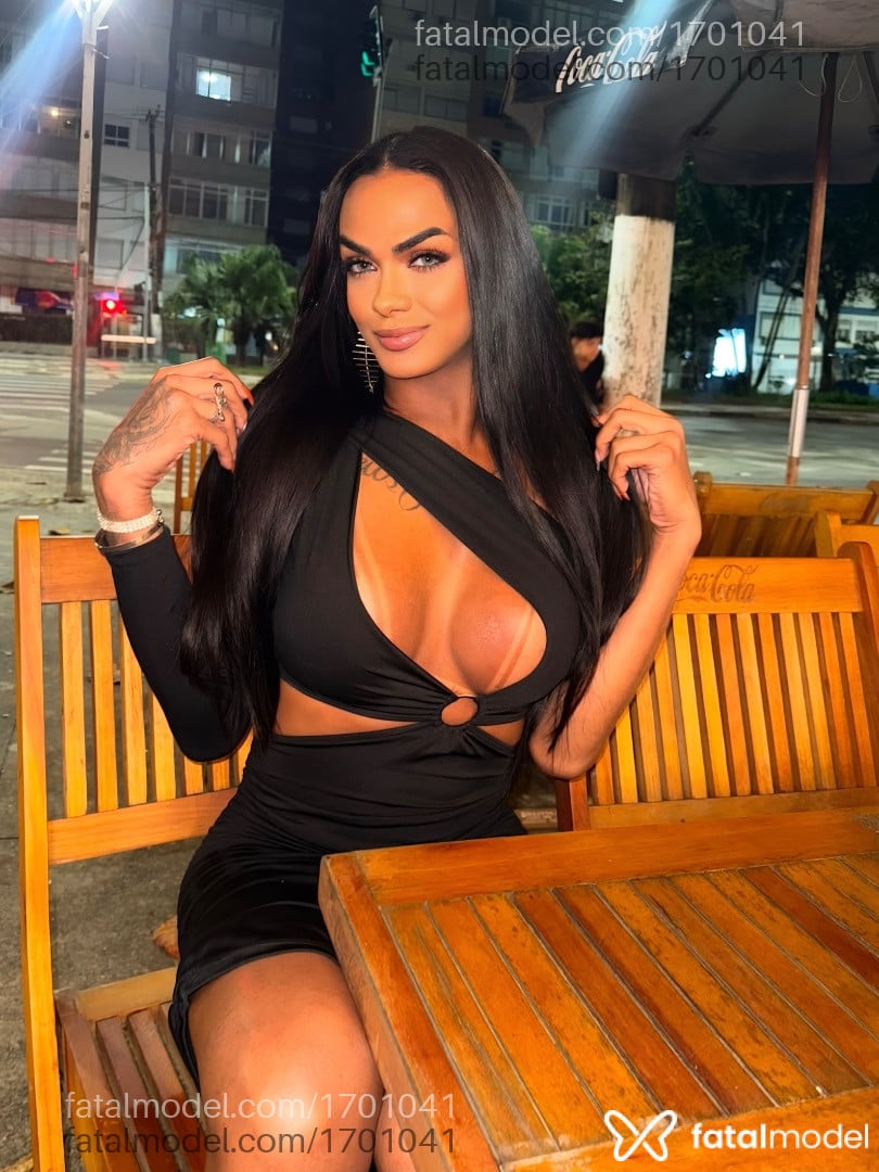 Acompanhante mulher trans morena (o) de olhos castanhos em Santos - Carla Sampaio