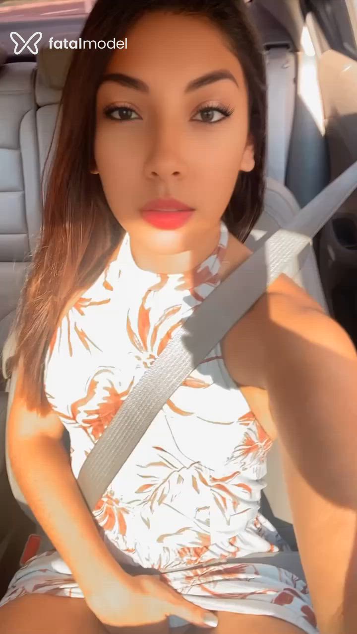 Acompanhante mulher com cabelo castanho de olhos castanhos em São José dos Campos Acompanhante mulher com cabelo castanho de olhos castanhos em São José dos Campos - Mai mel