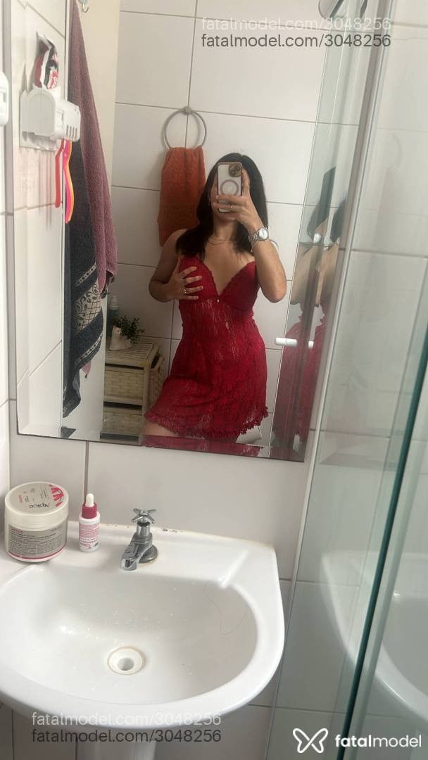 Acompanhante mulher morena (o) de olhos castanhos - Lillith