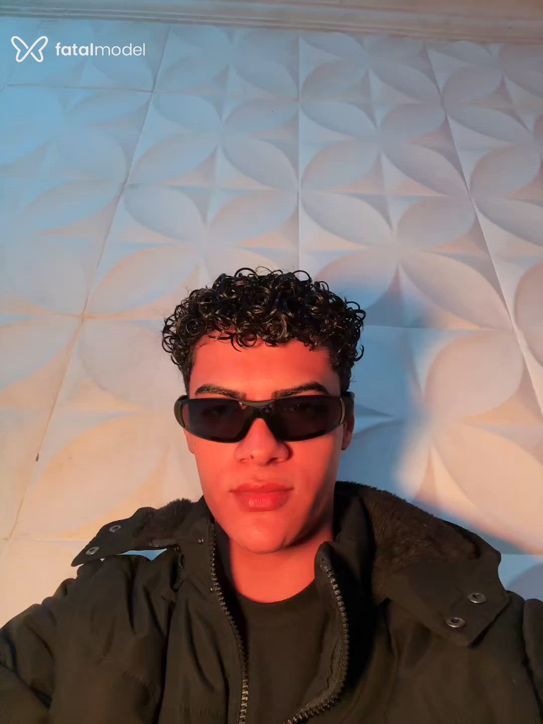 Acompanhante homem morena (o) de olhos castanhos - Gabriel