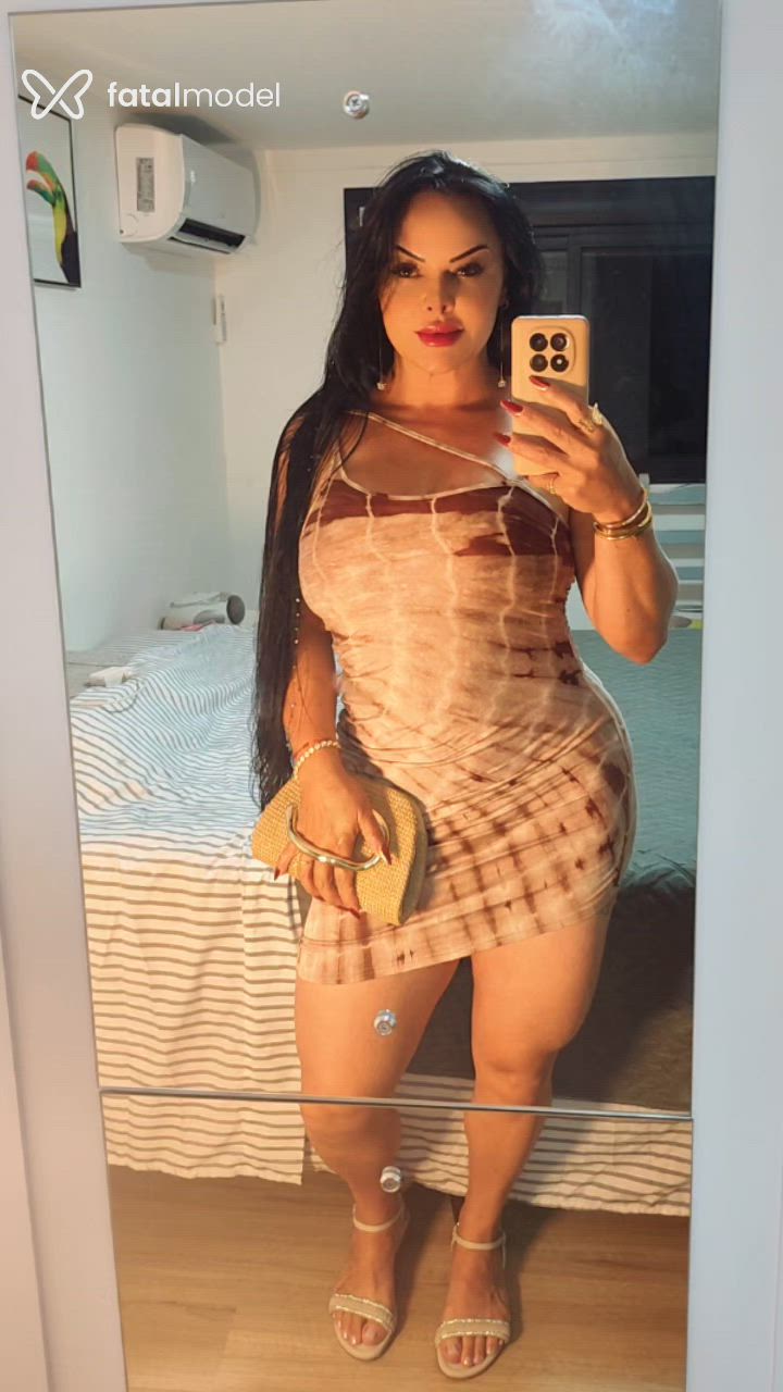 Acompanhante mulher morena (o) de olhos castanhos em Curitiba Acompanhante mulher morena (o) de olhos castanhos em Curitiba - Mirella Finch